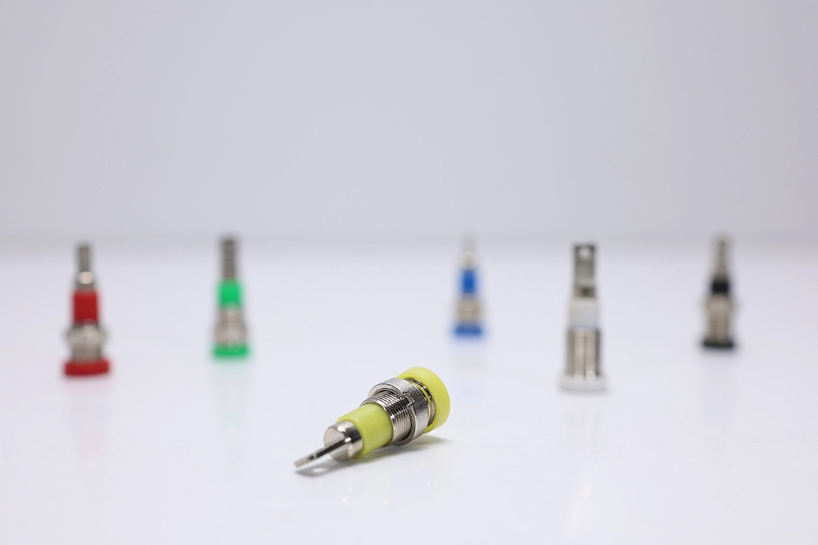 4 mm Panel Tip Born (Banana) Jak – Sarı Renkli