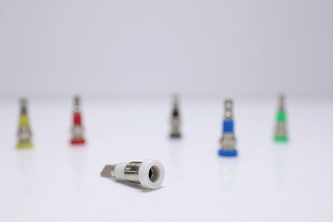 4 mm Panel Tip Born (Banana) Jak – Beyaz | Ø8 mm