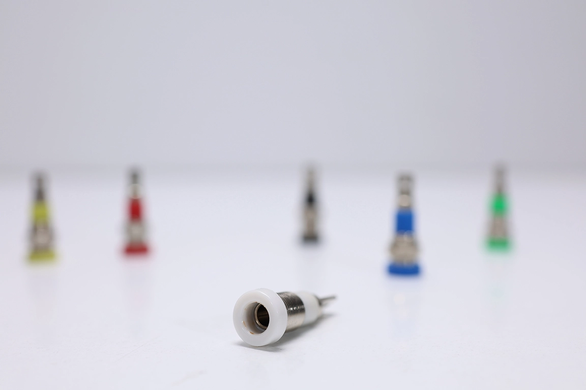 4 mm Panel Tip Born (Banana) Jak – Beyaz | Ø8 mm
