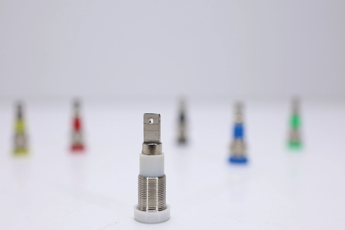 4 mm Panel Tip Born (Banana) Jak – Beyaz | Ø8 mm