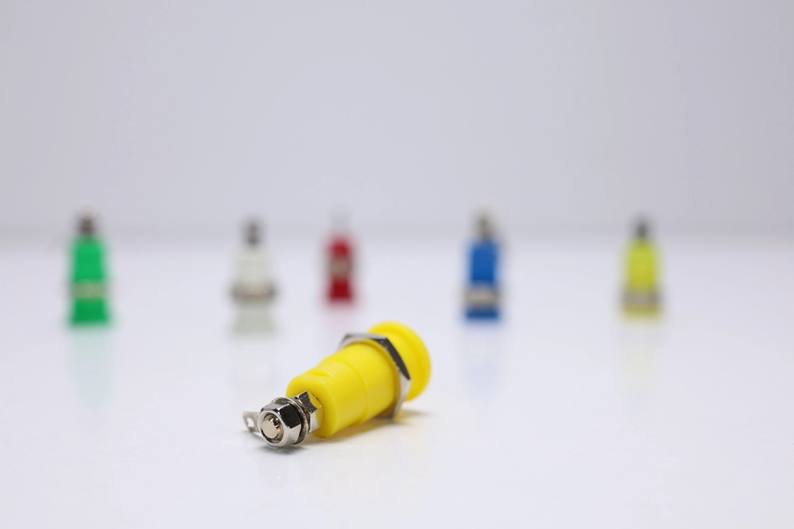 4 mm Born Jak (Banana/Muz Soket) – Panel Tip Sarı
