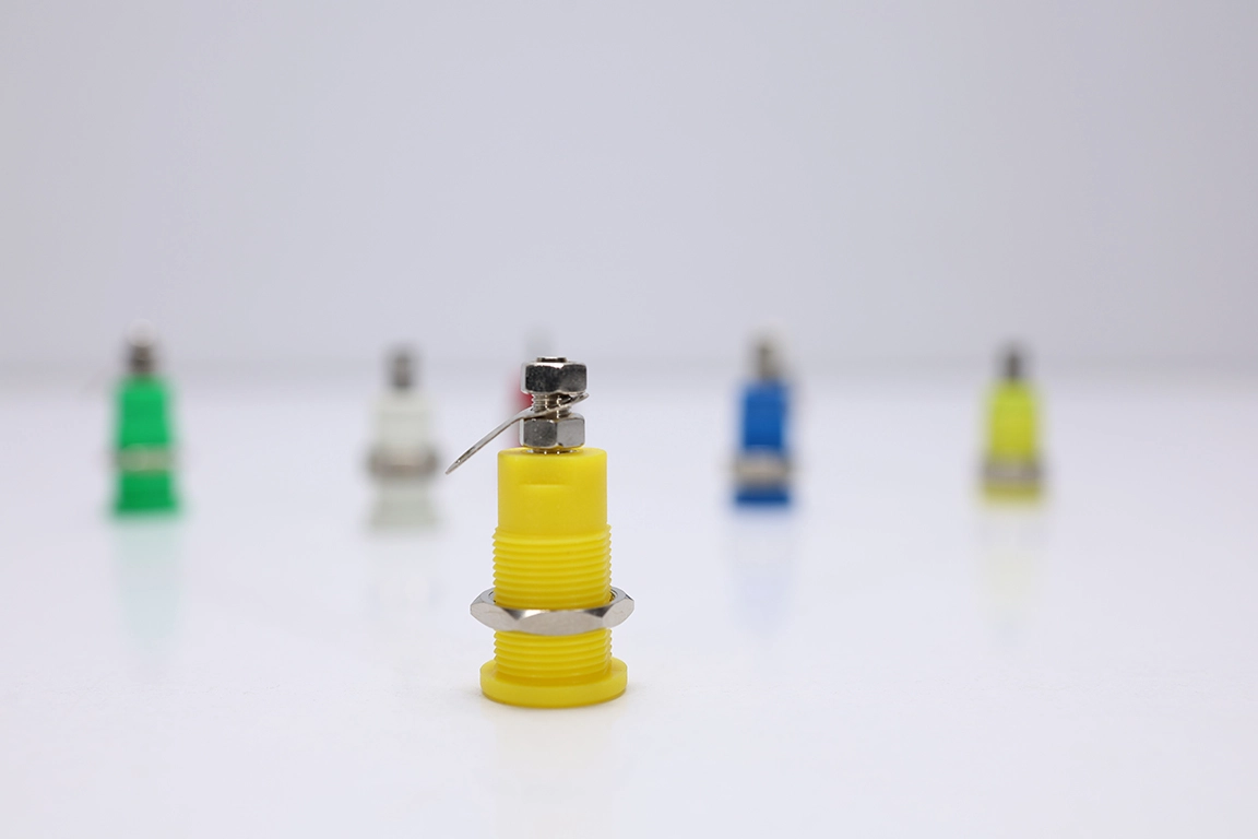 4 mm Born Jak (Banana/Muz Soket) – Panel Tip Sarı