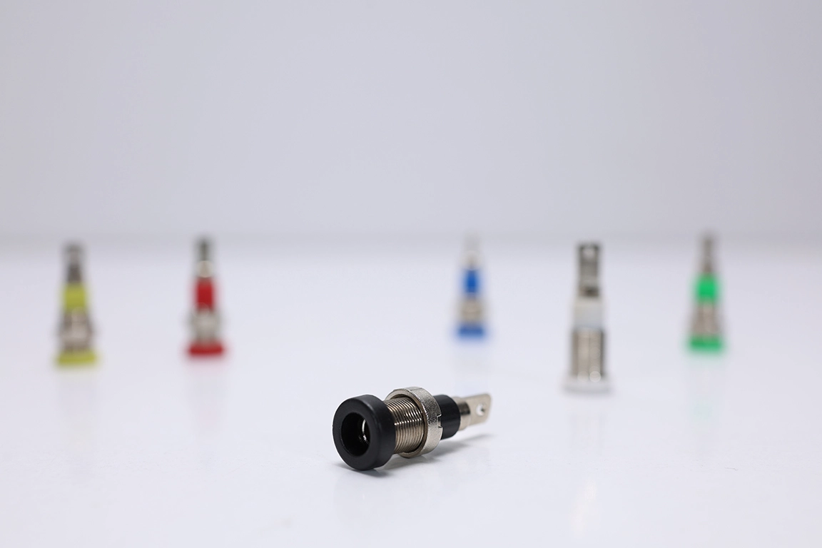 4mm Standart Born Jak - Siyah | 24 A, Nikel Kaplı