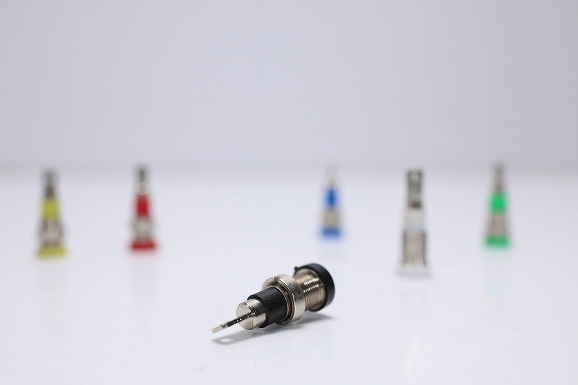 4mm Standart Born Jak - Siyah | 24 A, Nikel Kaplı