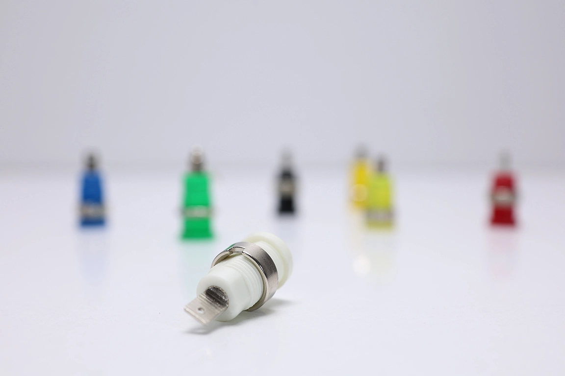 Banana Jak (Born Jak) Emniyetli 4 mm  – Beyaz