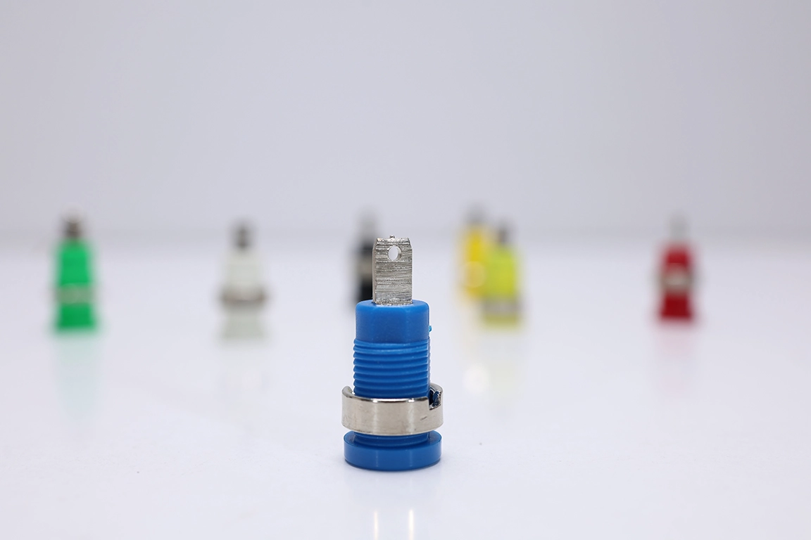 Banana Soket (Born Jak) | Mavi Emniyetli 4 mm