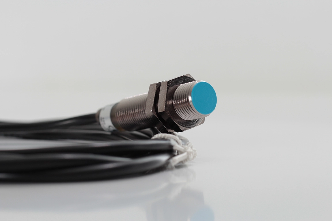 Di-Soric DCB 12 MB 04 PS-3 | M12 indüktif sensör