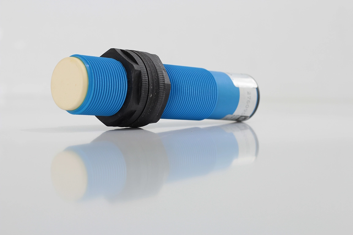 Eltrotec US4-M30-AAP-25200 M30 Ultrasonik Sensör