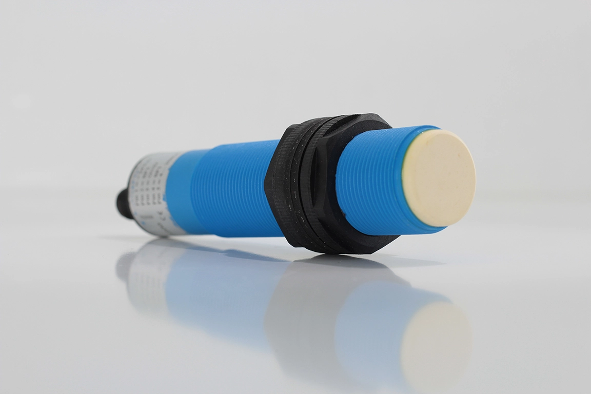 Eltrotec US4-M30-AAP-25200 M30 Ultrasonik Sensör