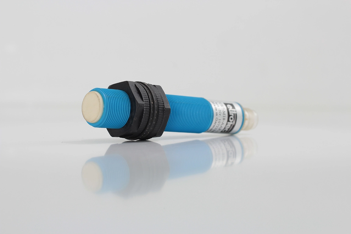 Eltrotec US7-M18-AAP-1060 M18 Ultrasonik Sensör