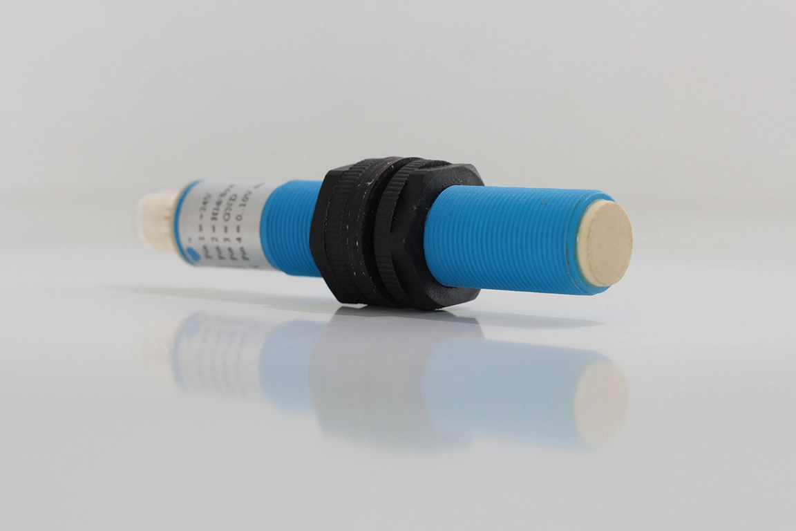 Eltrotec US7-M18-AVP-1035 M18 Ultrasonik Sensör