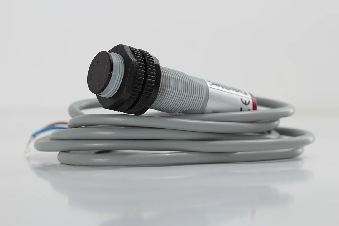 AECO FT18-ABE AC Optik Sensör - M18, 20–250 Vac