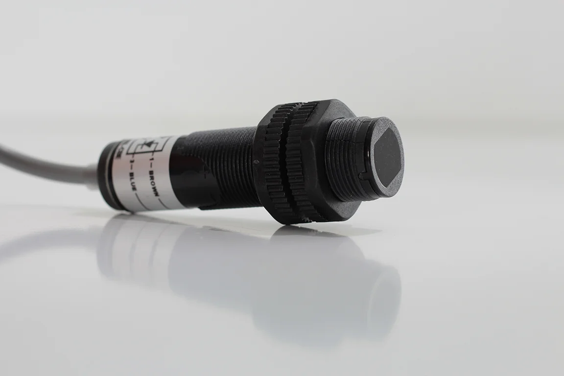 AECO FT18EL-CBE | M18 Infrared Fotoelektrik Sensör