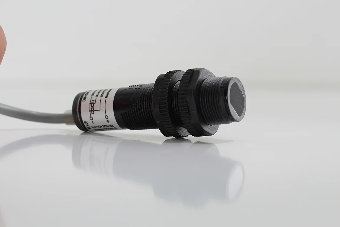 AECO FT18EL-CBR PNP NO+NC | IR Fotoelektrik Sensör