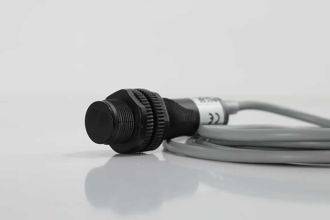 AECO FT18EL-CR PNP NO+NC | IR Fotoelektrik Sensör
