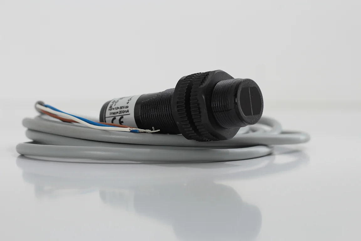 AECO FT18EL-CR PNP NO+NC | IR Fotoelektrik Sensör