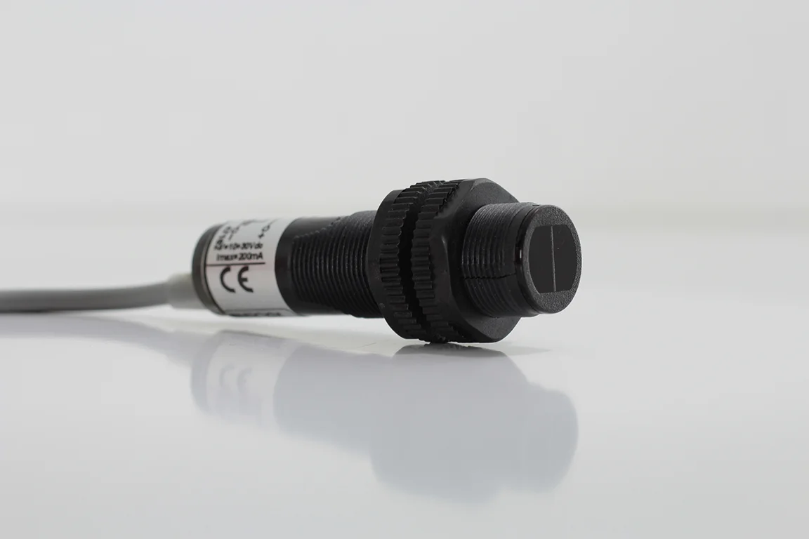 AECO FT18EL-CR PNP NO+NC | IR Fotoelektrik Sensör