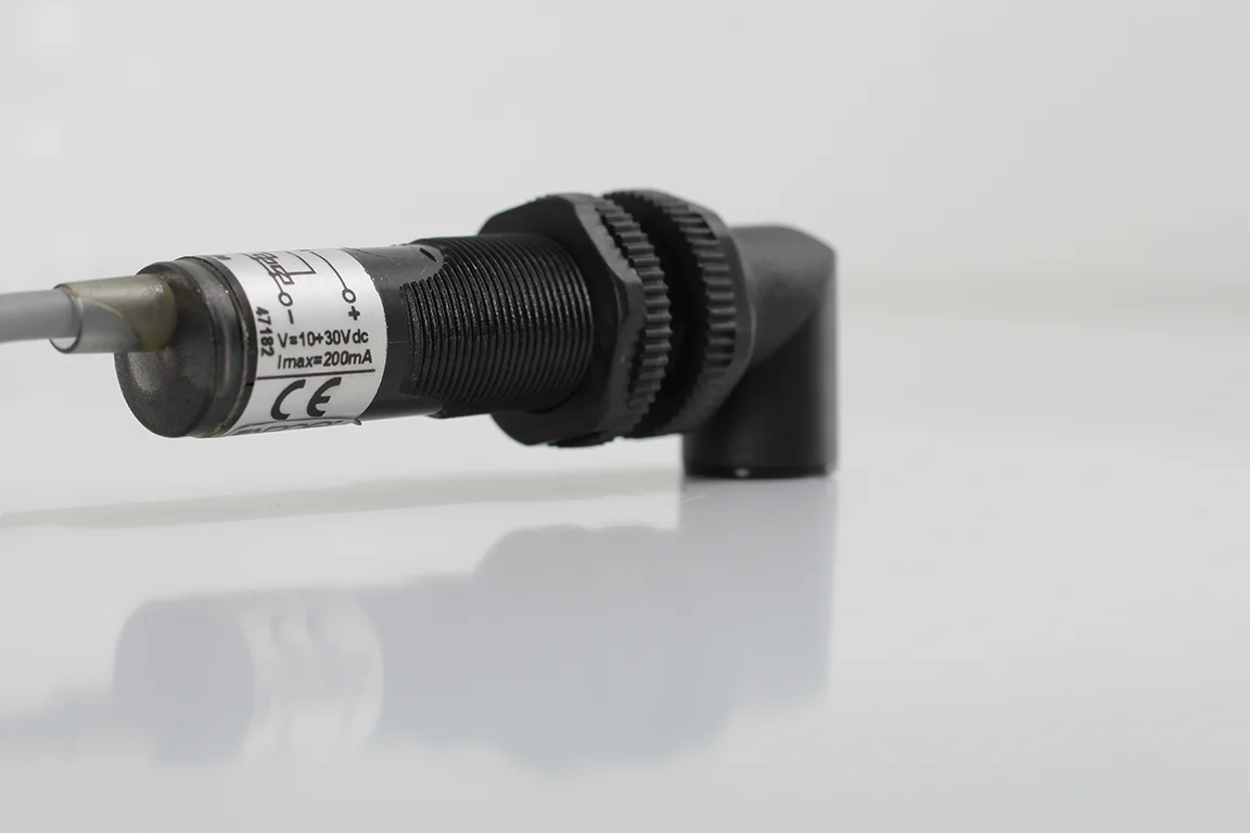 AECO FT18EL-CR PNP NO+NC 90 | IR Fotoelektrik Sensör