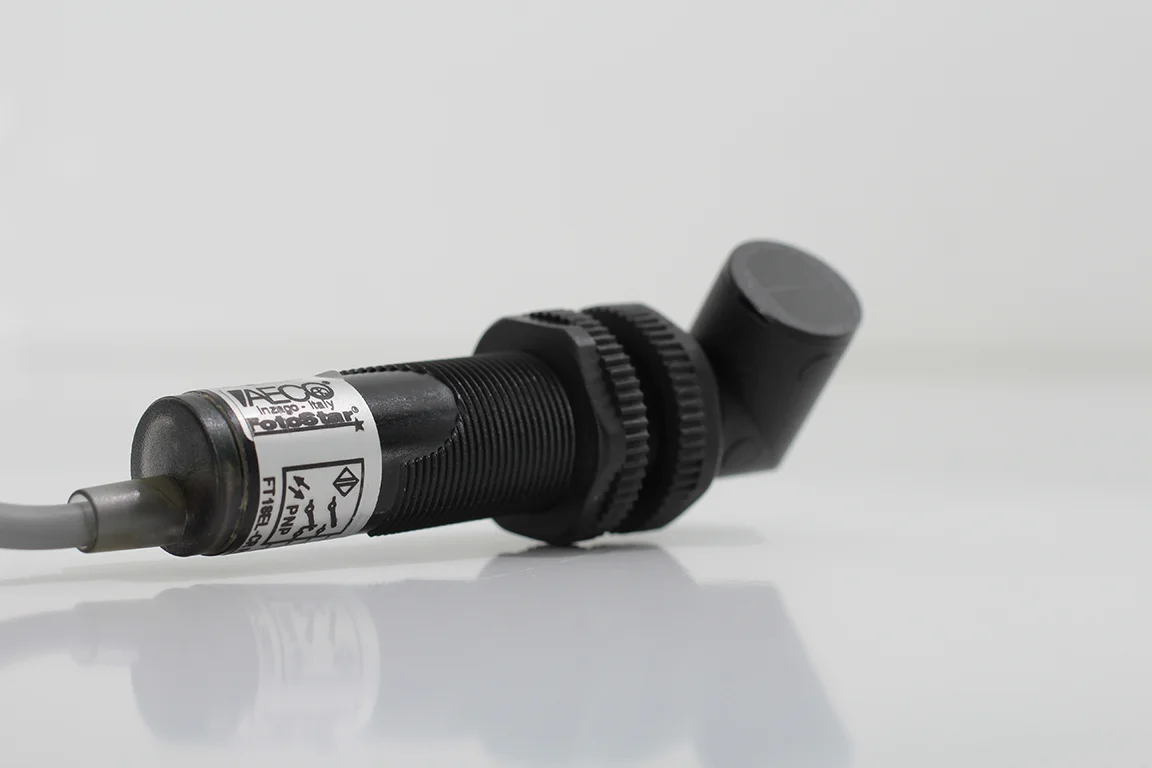 AECO FT18EL-CR PNP NO+NC 90 | IR Fotoelektrik Sensör