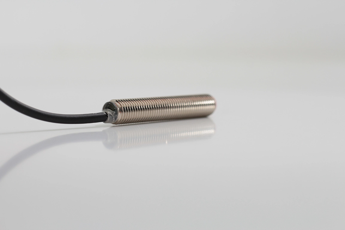 Leuze IS 108MM/4NO-2E0 | M8 indüktif sensör 2 mm