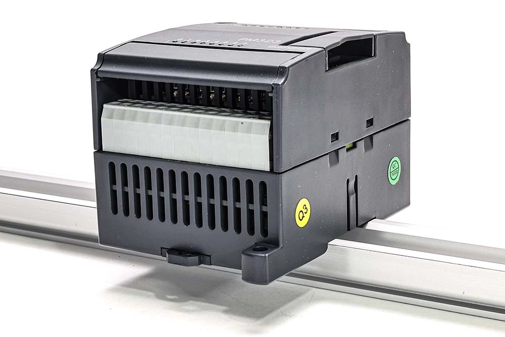 Kinco-K323-16DR Karma I/O Modülü | 8 Giriş 8 Röle