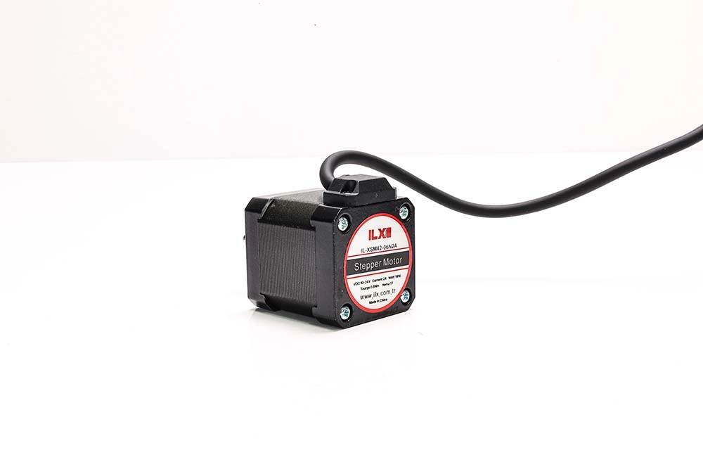 Nema 17 Step Motor 0.6 Nm 2A | 10-24V DC