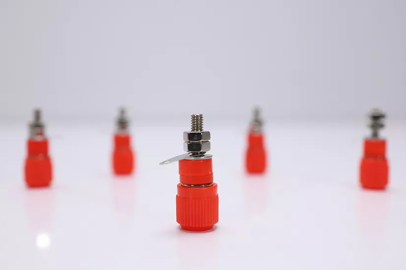 4 mm Panel Tip Banana (Born) Jak – Vidalı, Kırmızı