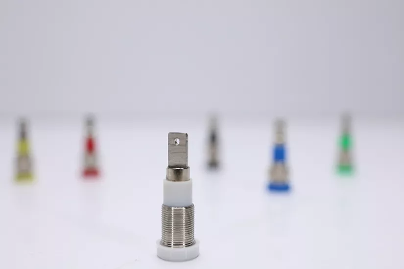 4 mm Panel Tip Born (Banana) Jak – Beyaz | Ø8 mm