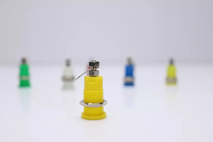 4 mm Born Jak (Banana/Muz Soket) – Panel Tip Sarı