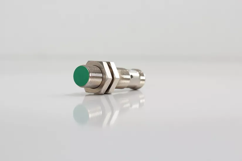 Baumer IFRM 12P1701/S14L Endüktif Sensör | M12x1 Flush | PNP NO