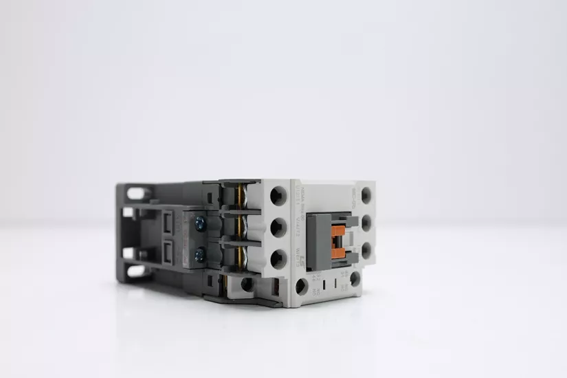 LS Electric MC-9b DC 24V Güç Kontaktörü | 9A 4kW 3 Fazlı | 1NO+1NC