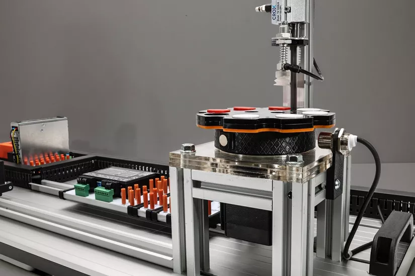 Döner Tablalı Step Motor Deney Seti | PLC Uyumlu Step Motor Eğitim Seti