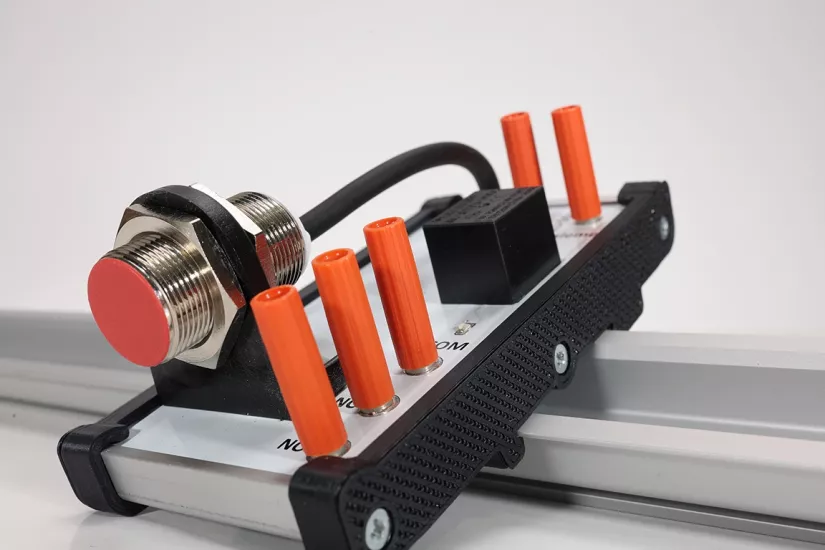  Röle Çıkışlı Endüktif Sensör Modülü – Leuze ISS 118MM/4NO-8E0