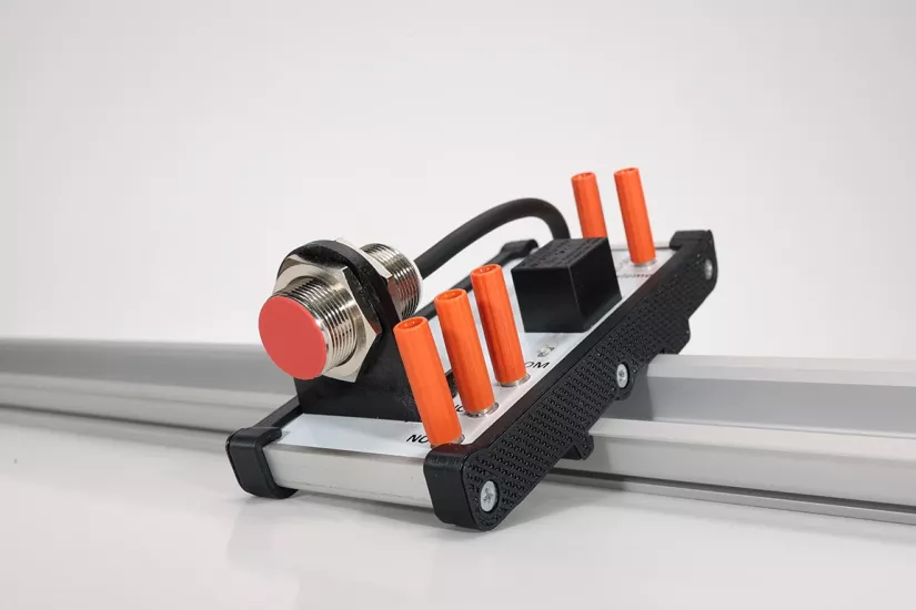  Röle Çıkışlı Endüktif Sensör Modülü – Leuze ISS 118MM/4NO-8E0