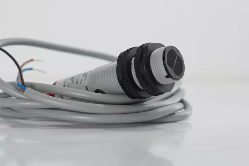 AECO FT18-AR | Reflektörlü Fotoelektrik Sensör
