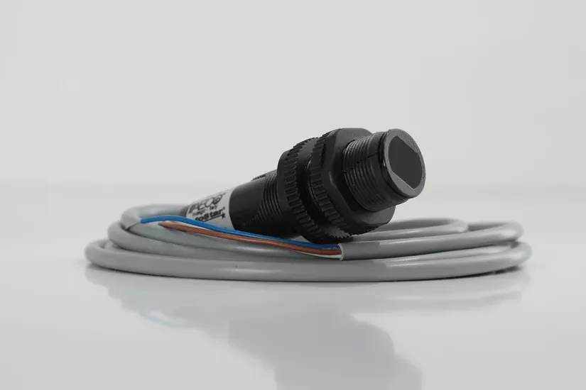 AECO FT18EL-CBR PNP NO+NC | IR Fotoelektrik Sensör