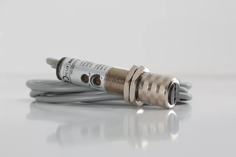 AECO FT18SM-CFR - M18 DC Yakınlık Sensörü