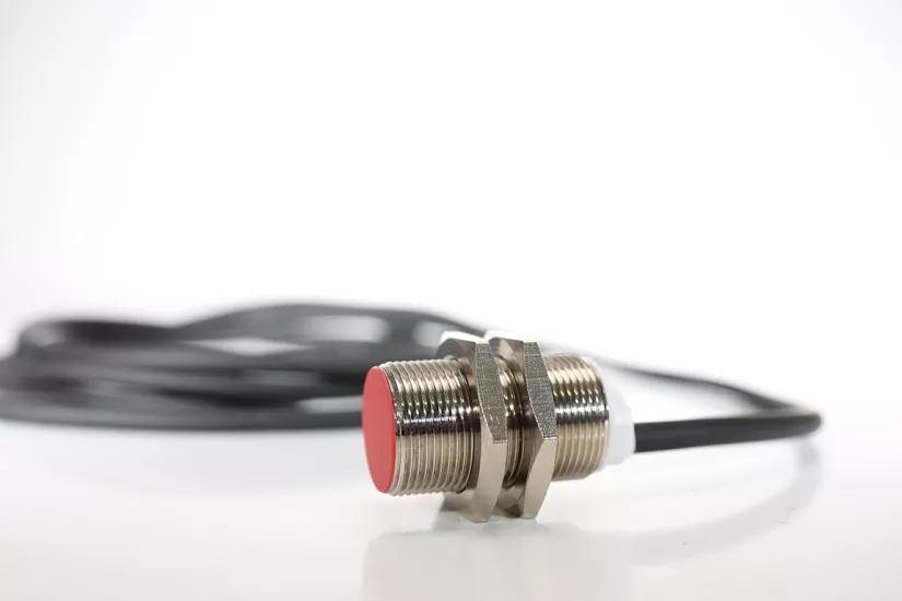 Leuze ISS 118MM/4NO-8E0 Endüktif Sensör – 50136011