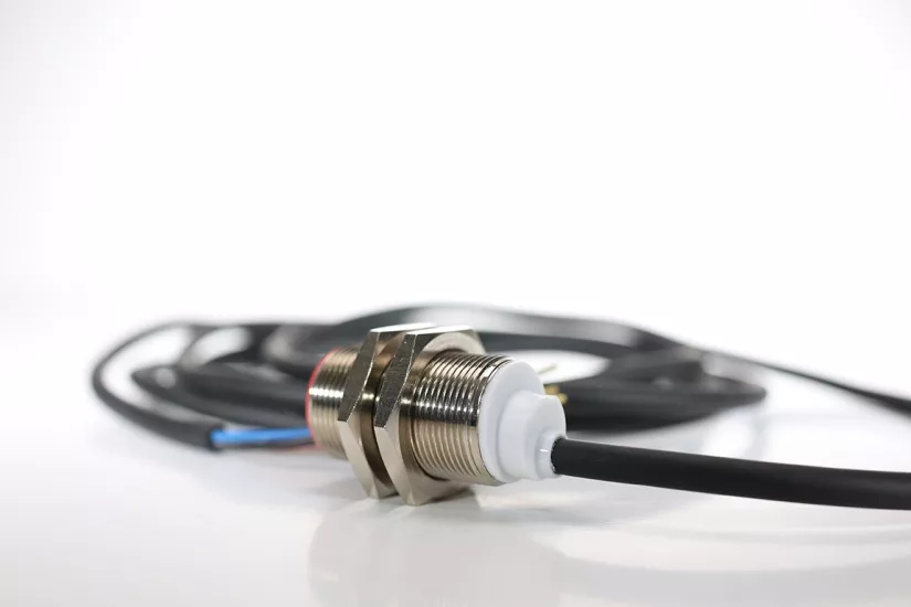 Leuze ISS 118MM/4NO-8E0 Endüktif Sensör – 50136011