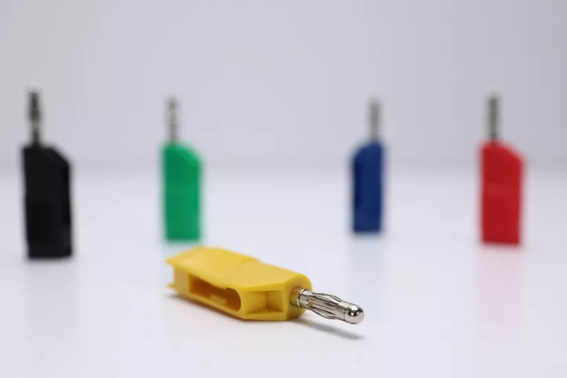 Sarı 4mm Laboratuvar Tipi Erkek Banana Jak Fiş