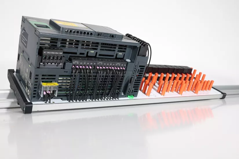 Schneider TM241CEC24T PLC Eğitim Seti – Analog Modüllü