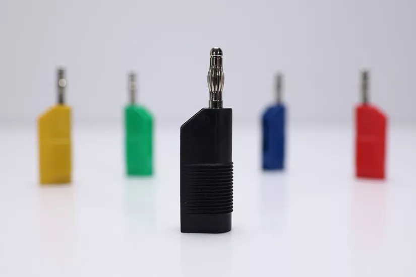 Siyah 4mm Test Kablosu Uyumlu Erkek Born Fiş