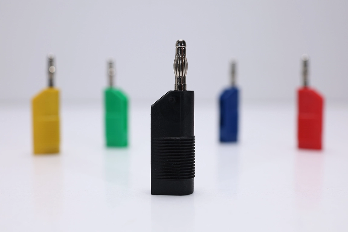Siyah 4mm Test Kablosu Uyumlu Erkek Born Fiş