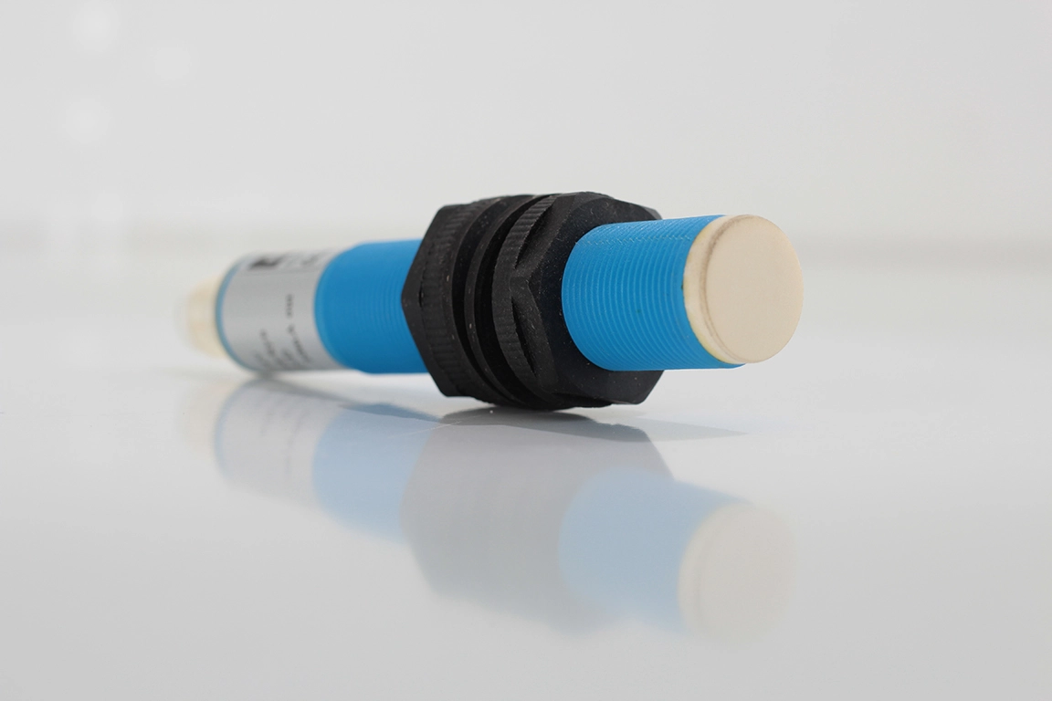 US7-M18-AAP-20150 M18 Ultrasonik Sensör